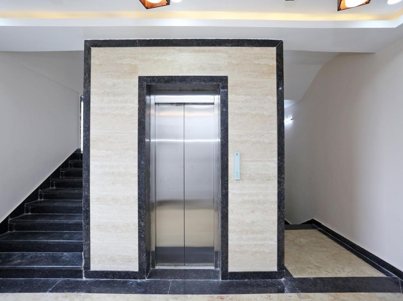 Oyo 15861 Hotel Shivganga Comfort Zone Rāipur Eksteriør bilde
