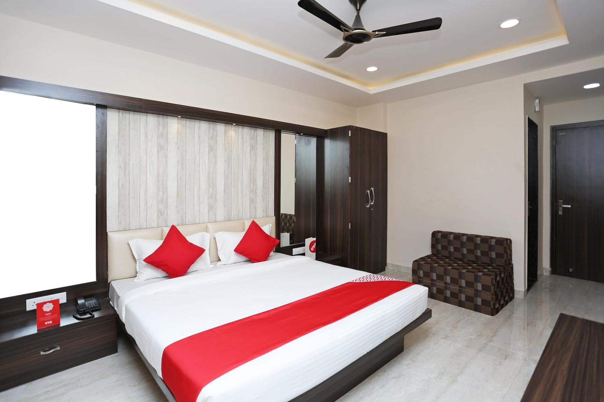 Oyo 15861 Hotel Shivganga Comfort Zone Rāipur Eksteriør bilde